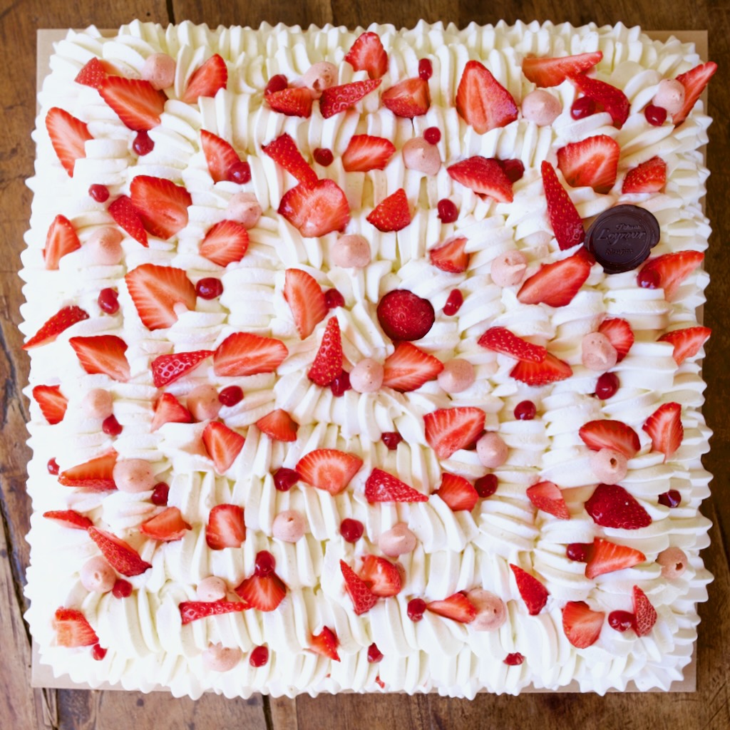 Pavlova aux fraises grand format